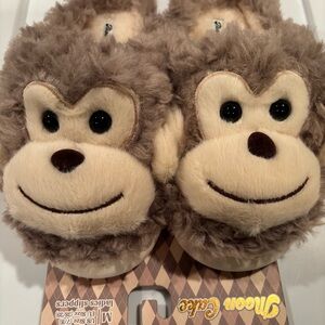 Moon Cake monkey women’s cozy slippers / size medium 7/8 / NEW with tags